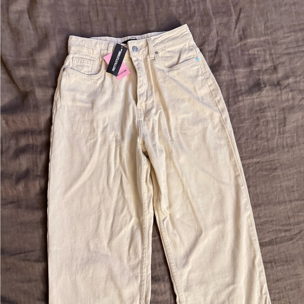 PrettyLittleThing Off-White Denim Jeans